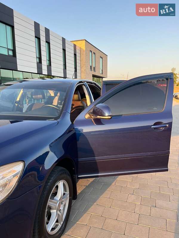 Лифтбек Skoda Octavia 2010 в Хмельницком