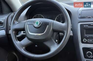 Лифтбек Skoda Octavia 2012 в 