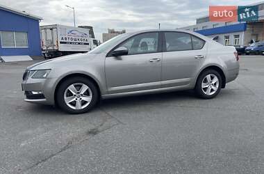 Ліфтбек Skoda Octavia 2019 в 