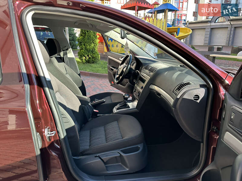 Лифтбек Skoda Octavia 2010 в Ивано-Франковске