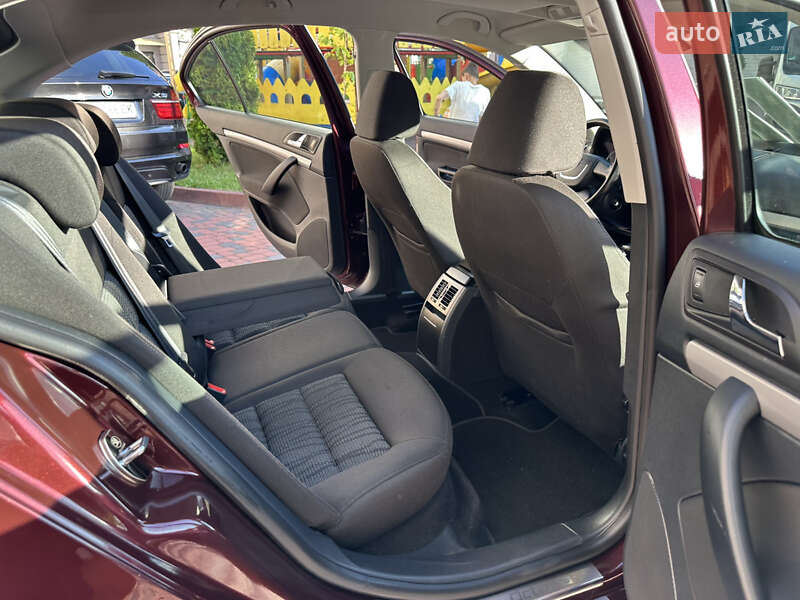 Лифтбек Skoda Octavia 2010 в Ивано-Франковске
