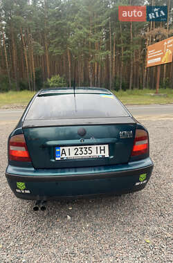 Ліфтбек Skoda Octavia 1998 в 