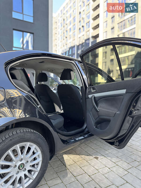 Лифтбек Skoda Octavia 2009 в Ивано-Франковске