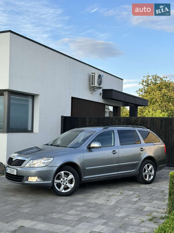 Универсал Skoda Octavia 2012 в Нововолынске