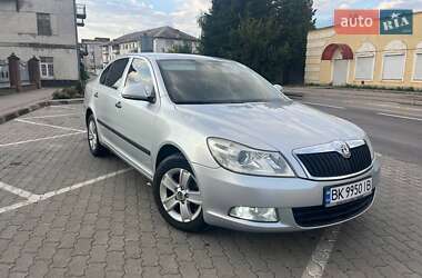 Лифтбек Skoda Octavia 2008 в Сарнах