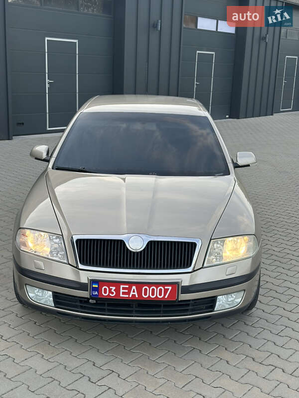 Лифтбек Skoda Octavia 2004 в Нововолынске