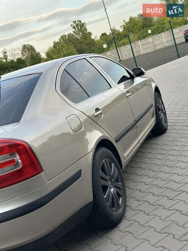 Лифтбек Skoda Octavia 2004 в Нововолынске