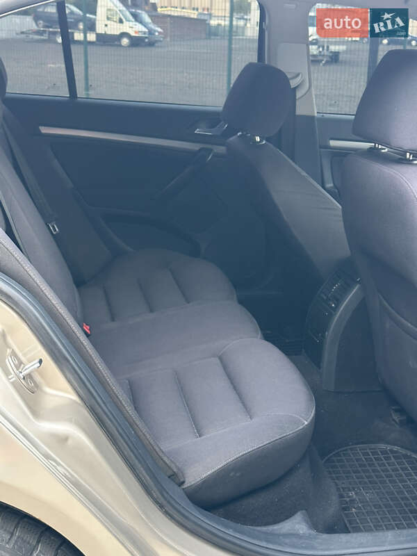 Лифтбек Skoda Octavia 2004 в Нововолынске
