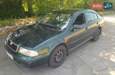 Лифтбек Skoda Octavia 2000 в 
