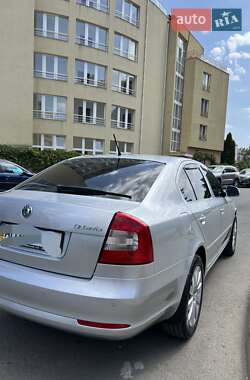 Лифтбек Skoda Octavia 2012 в 