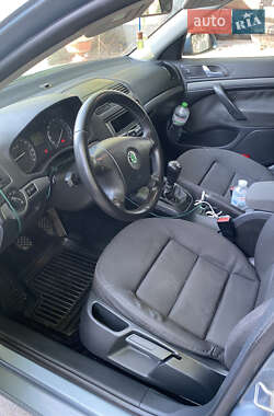 Лифтбек Skoda Octavia 2005 в 