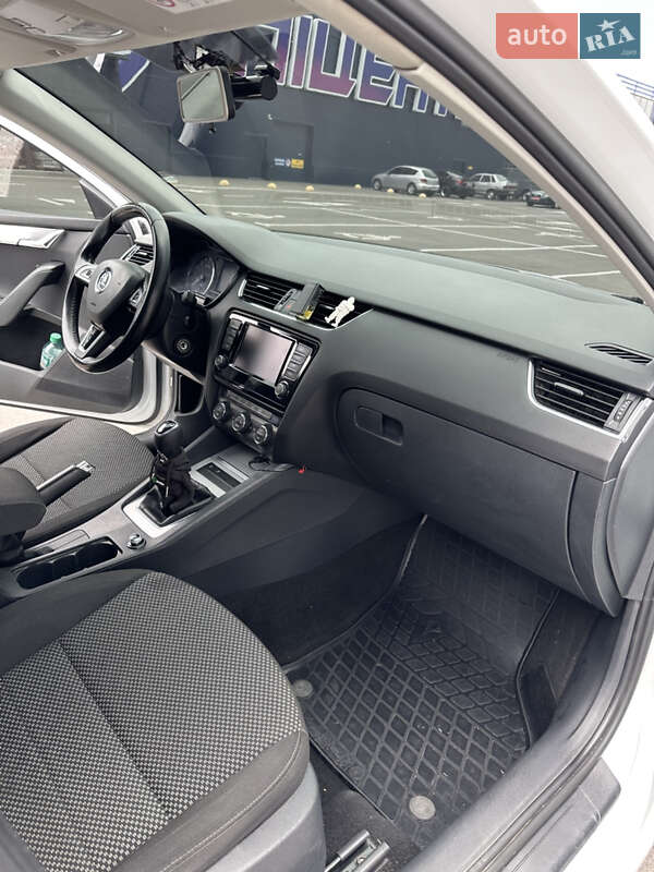 Універсал Skoda Octavia 2016 в Чернігові