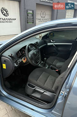 Лифтбек Skoda Octavia 2010 в 