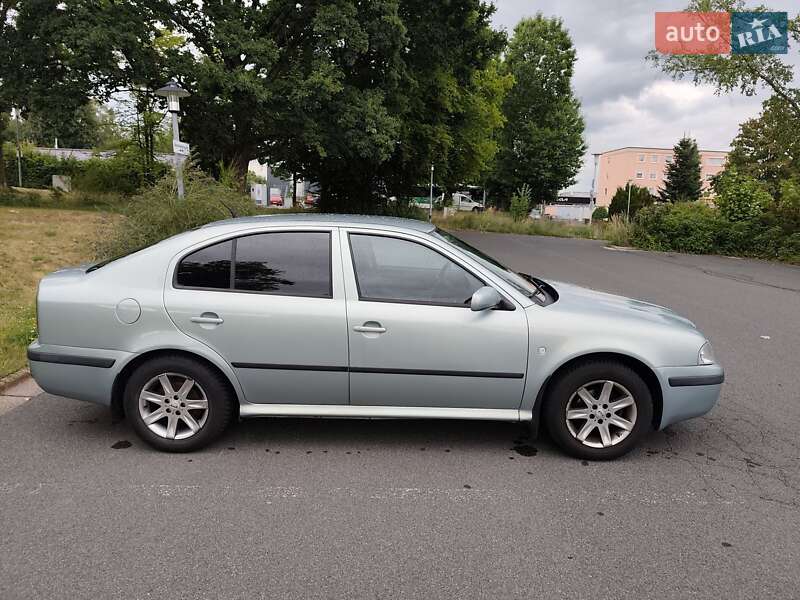 Лифтбек Skoda Octavia 2009 в Новоднестровске