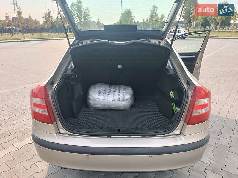 Лифтбек Skoda Octavia 2004 в Буче