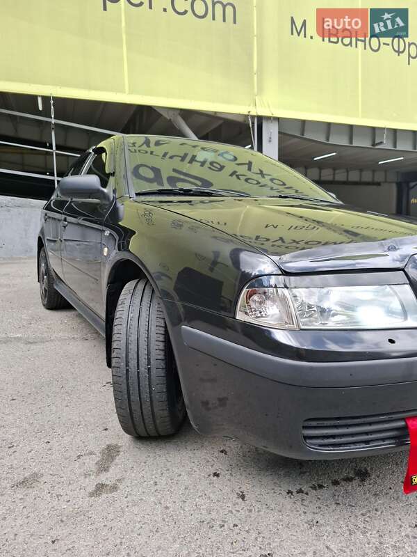 Лифтбек Skoda Octavia 2003 в Ивано-Франковске