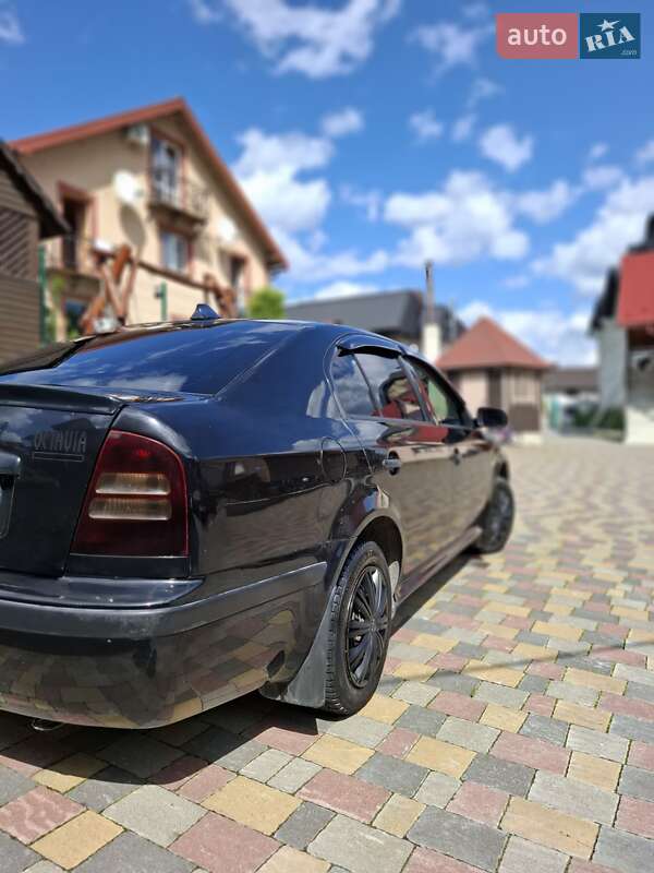 Лифтбек Skoda Octavia 2003 в Ивано-Франковске