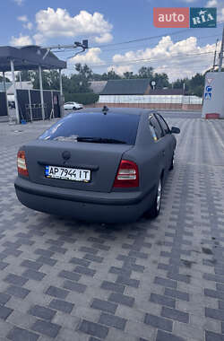 Лифтбек Skoda Octavia 2002 в 