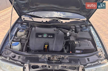 Лифтбек Skoda Octavia 2002 в 