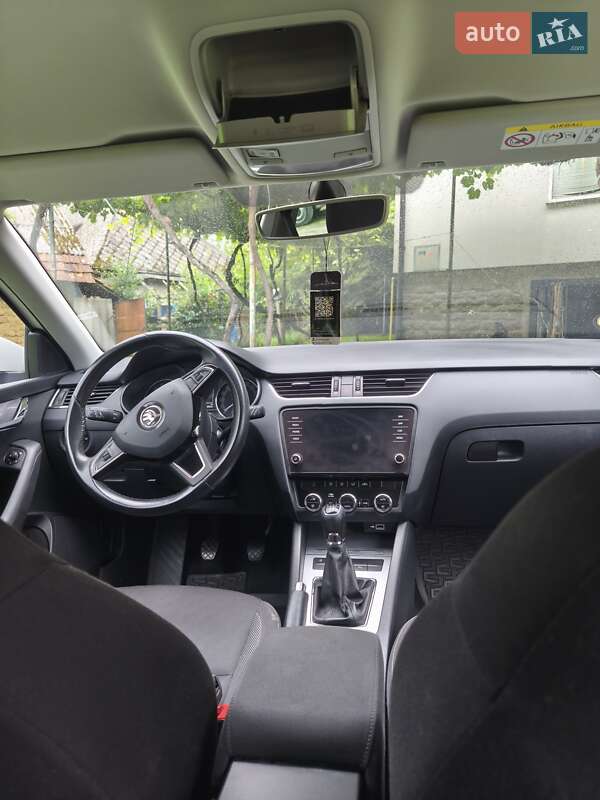 Универсал Skoda Octavia 2019 в Ужгороде