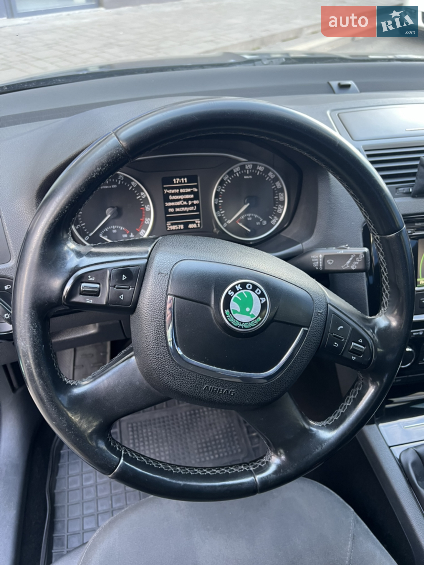 2011 Skoda Octavia - мініатюра 12