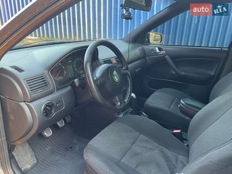 Ліфтбек Skoda Octavia 2002 в Харкові