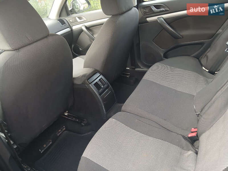 Универсал Skoda Octavia 2010 в Мостиске