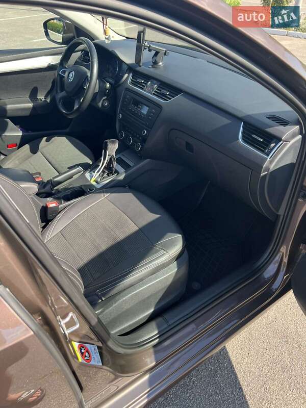 Лифтбек Skoda Octavia 2014 в Кропивницком