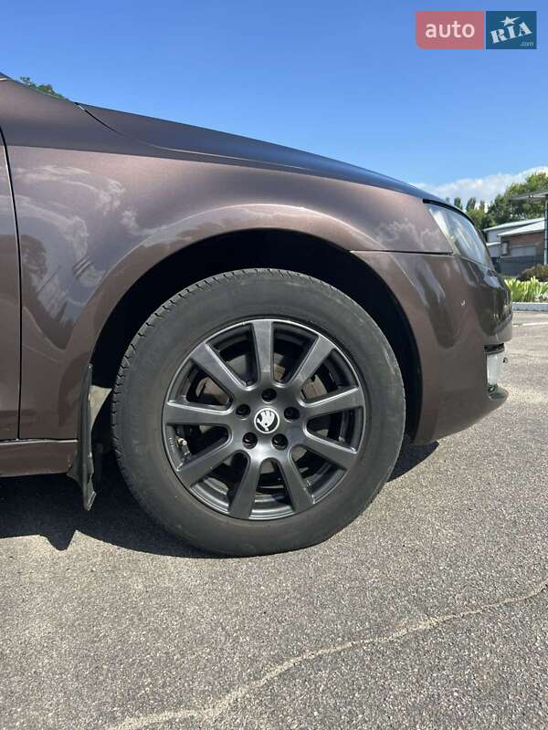 Лифтбек Skoda Octavia 2014 в Кропивницком