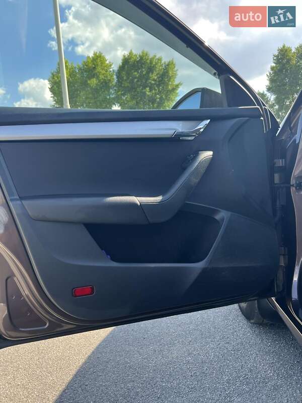 Лифтбек Skoda Octavia 2014 в Кропивницком