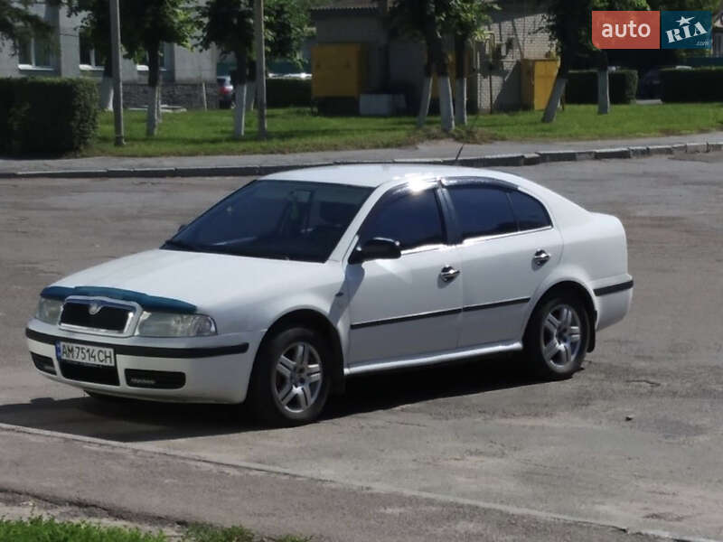 Лифтбек Skoda Octavia 2004 в 