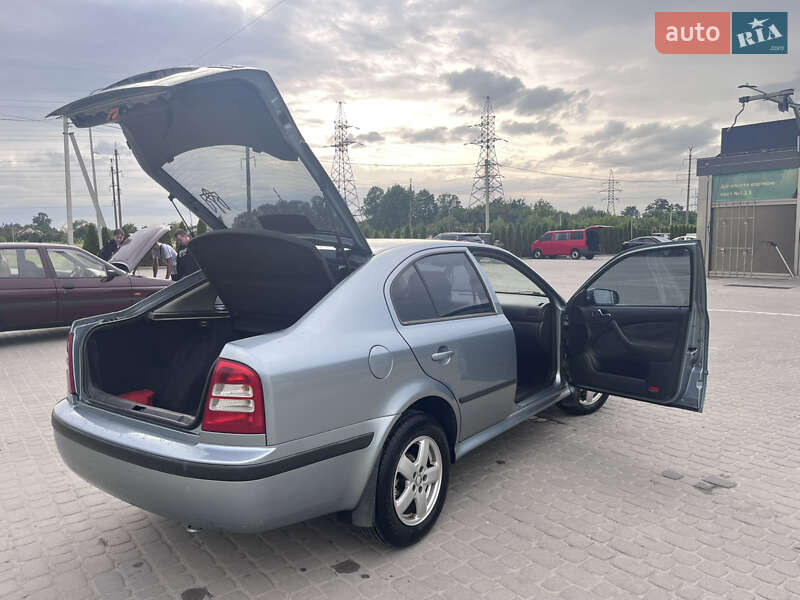 Ліфтбек Skoda Octavia 2003 в Львові