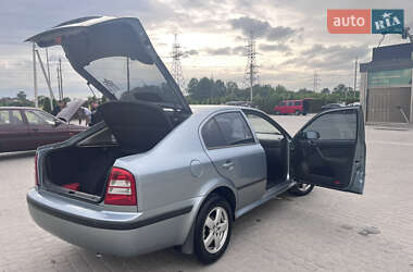 Лифтбек Skoda Octavia 2003 в 