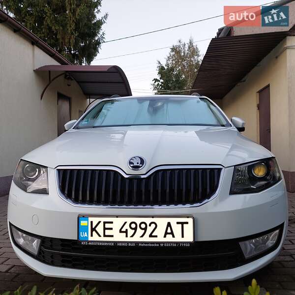 Універсал Skoda Octavia 2015 в Дніпрі
