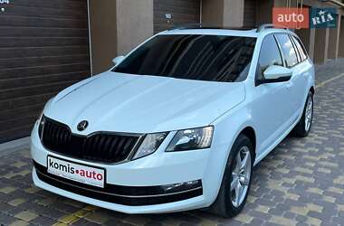 Універсал Skoda Octavia 2018 в  фото 23 Універсал Skoda Octavia 2018 в