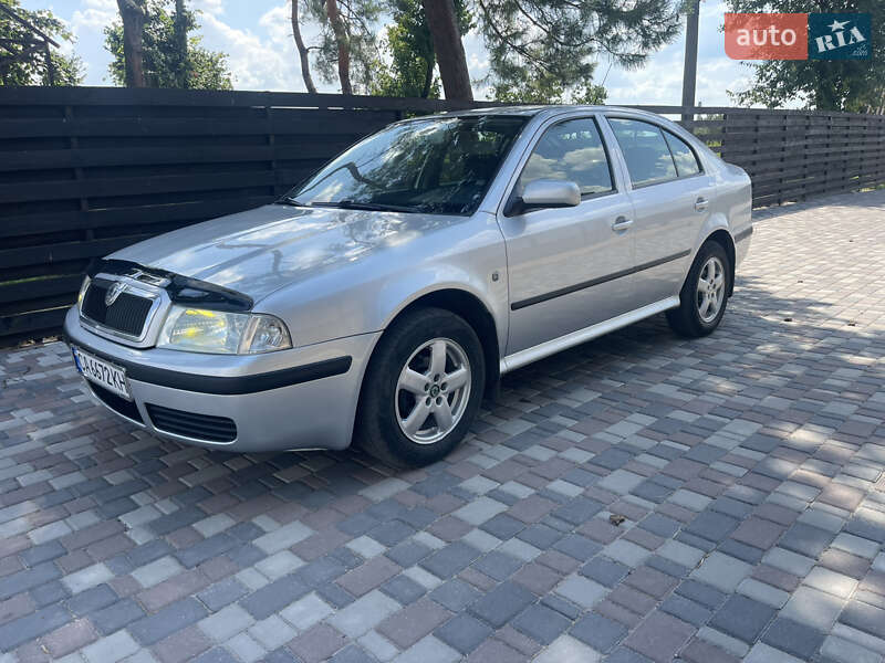 Лифтбек Skoda Octavia 2008 в Смеле фото Лифтбек Skoda Octavia 2008 в Смеле