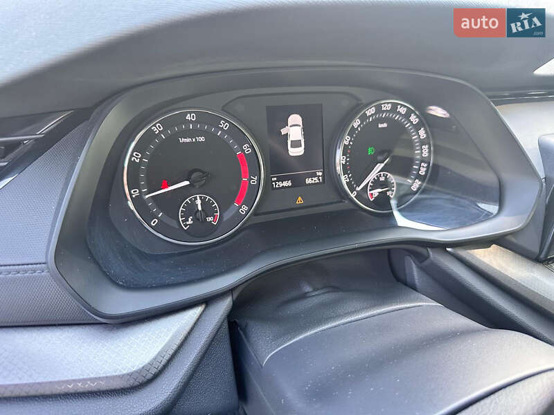 Ліфтбек Skoda Octavia 2021 в Чернівцях