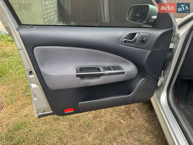 Лифтбек Skoda Octavia 2006 в Кролевце