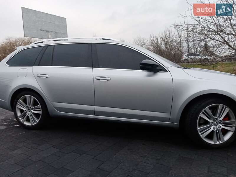 Універсал Skoda Octavia 2014 в Ужгороді