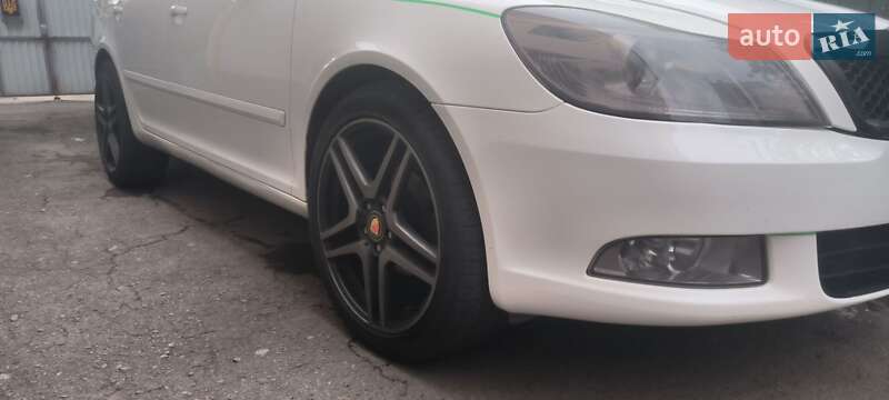 Ліфтбек Skoda Octavia 2010 в Львові