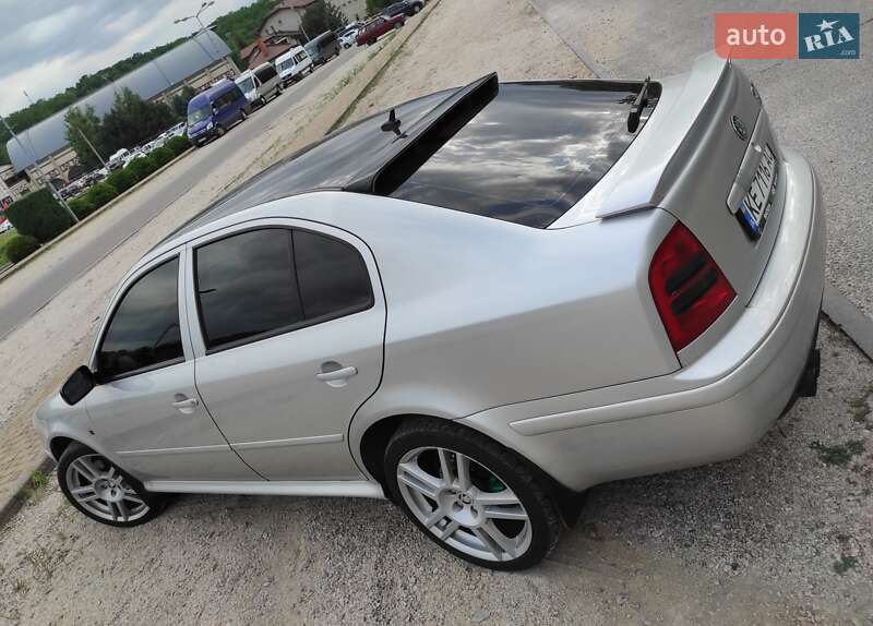 Лифтбек Skoda Octavia 2002 в Днепре