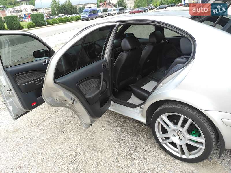 Лифтбек Skoda Octavia 2002 в Днепре