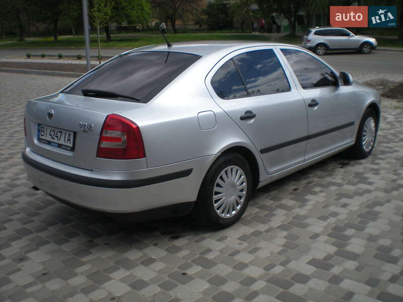 Лифтбек Skoda Octavia 2011 в Гадяче