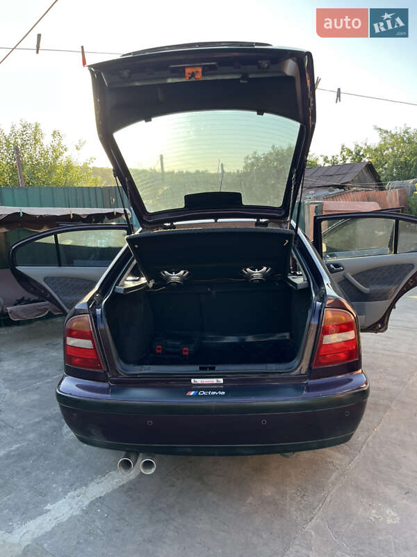 Лифтбек Skoda Octavia 1999 в Запорожье