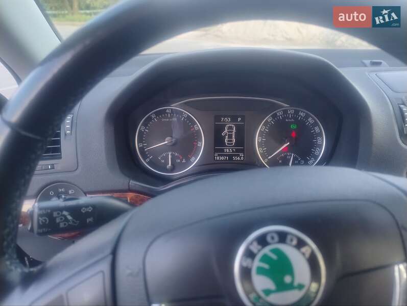 Ліфтбек Skoda Octavia 2009 в Бучі