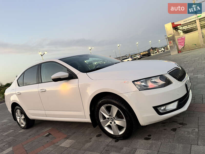 Ліфтбек Skoda Octavia 2015 в Хусті