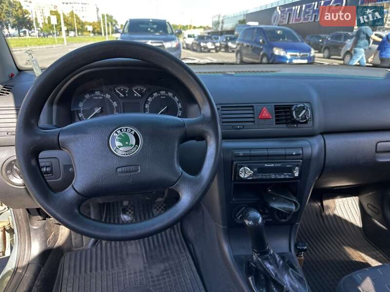 Ліфтбек Skoda Octavia 2002 в Чернігові