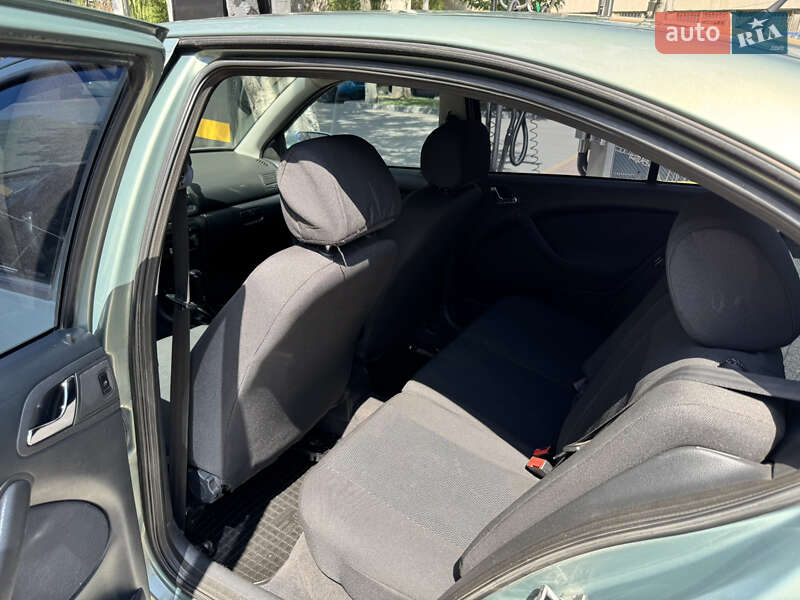 Ліфтбек Skoda Octavia 2003 в Балаклії фото 6 Ліфтбек Skoda Octavia 2003 в Балаклії