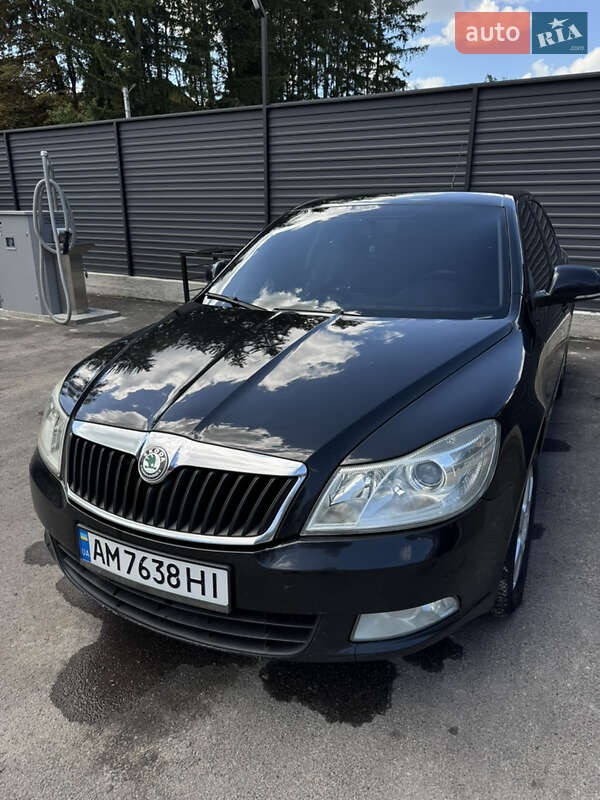 Лифтбек Skoda Octavia 2010 в Житомире