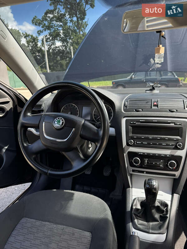 Лифтбек Skoda Octavia 2010 в Житомире